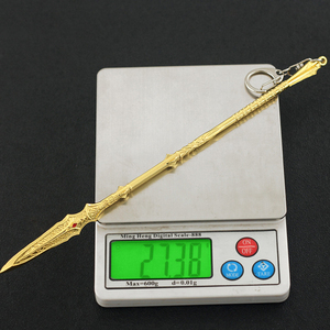 Épée jouet miniature en alliage de zinc, tout métal, <span class=keywords><strong>God</strong></span> <span class=keywords><strong>of</strong></span> War: <span class=keywords><strong>Ragnarok</strong></span>, Kratos, lance Draupnir, porte-clés, 22 cm, 27 g - Product Image 4