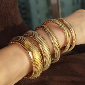 Bracelet élastique épais tendance en acier inoxydable plaqué or 18 carats PVD, style serpent, pour femme, ne ternit pas - Product Image 3