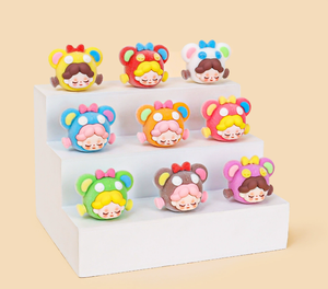 Figurine en peluche décorative de bureau DIY Megan Cute, Série Tête d'Ours Wendy XinHui, pour la salle de diffusion en direct Douyin, assortie aux sacs surprises - Product Image 2