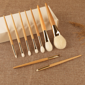 Set de 9 Brochas de Maquillaje de Madera de Haya con Pelo Natural, Mango de Madera, para Base, Sombra de Ojos y Corrector, Forma Redonda - Product Image 1
