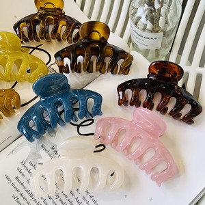 Nouvelle pince à cheveux géométrique en plastique de style européen et américain, élégante et simple, pince requin polie, accessoire <span class=keywords><strong>capillaire</strong></span> pour femme - Product Image 1