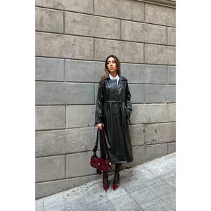 Abrigo de Gabardina Negro para Mujer al por Mayor con Manga Raglán, Doble Botonadura, Relleno de Algodón, Opciones Largas y Cortas para Invierno, Cuero Personalizable - Product Image 5
