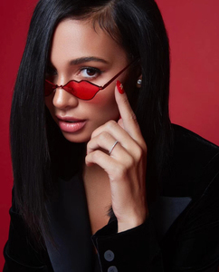 2020 de moda transparente marco <span class=keywords><strong>mujeres</strong></span> de labio forma Retro Sexy beso gafas de sol UV400 - Product Image 1