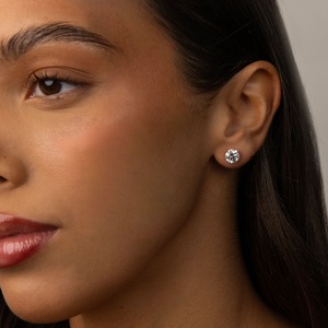 Boucles d'oreilles ROX Honour Lab Grown Diamond en or blanc 18 carats, personnalisables, bijoux en or luxueux pour cadeau, mariage - Product Image 3
