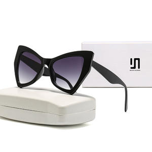 Nouvelles lunettes de soleil pour femmes en forme de papillon, monture en plastique noir, protection UV400, type 3, pare-soleil, design tendance pour une utilisation en extérieur - Product Image 3