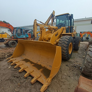 Chargeuse sur pneus d'occasion Cat 966F, faible nombre d'heures, d'origine japonaise, modèle classique robuste, efficace pour les carrières et la construction. - Product Image 1