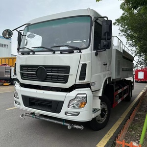 Camion de pulvérisation de capacité Euro 3 4x2 bras de nettoyage de panneau solaire multifonctionnel camion d'arrosage multifonctionnel - Product Image 2