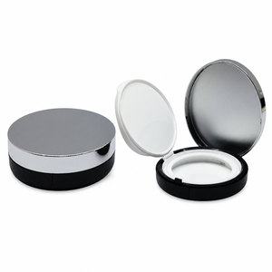 Yuecai Boîtier vide pour fond de teint coussin rond 15g, couvercle miroir argenté, base noire, pour <span class=keywords><strong>crème</strong></span> BB et <span class=keywords><strong>crème</strong></span> <span class=keywords><strong>CC</strong></span>, avec miroir, vente en gros - Product Image 1