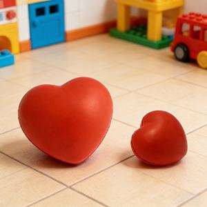 Nouveauté : Vente en gros de balles anti-stress en mousse PU en forme de cœur personnalisées, jouets promotionnels pour la publicité - Product Image 5