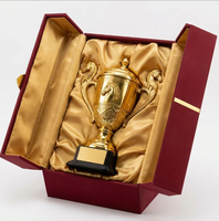 Trophée en alliage de zinc plaqué or de haute qualité en forme de cheval, idéal pour les récompenses en équitation et les courses hippiques