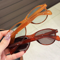 Nouvelle Collection : Lunettes de Soleil Designer Femme, Style Oeil de Chat Tendance, Ovales, Rivets, Style Jeune, Y2K, Gafas