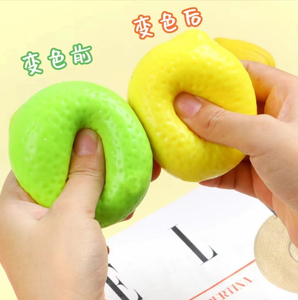Jouets Squishies Citron en Gros, Balle Anti-Stress Changeante de Couleur, Jouets Sensoriels Fruités pour Soulager l'Anxiété et l'Autisme - Pour Garçons et Filles - Product Image 4