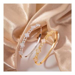 Brazaletes de Lujo de Diseño al por Mayor, Chapados en Oro de 18K, con Carcasa de Cobre, Flor Hueca, Corte Asscher, Circonita, Estilo Vintage, para Mujer, Aniversario - Product Image 2