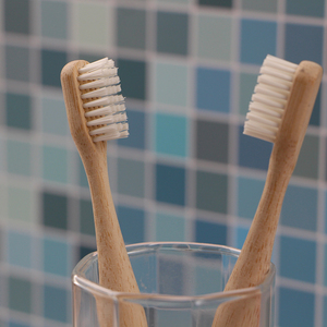 Set di Spazzolini da Denti in Bambù Organico con Setole Extra Morbide per Uso Quotidiano Familiare - Product Image 6