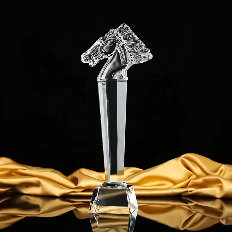 Trofeo personalizzato all'ingrosso Crystal Award Craft k9 crystal gifts animal Trophy crystal horse figurine trofeo in vetro trasparente