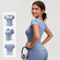 T-shirt de yoga mignon à col en V et manches courtes pour femme, coupe ample, couleur unie, taille ajustée, séchage rapide, respirant, pour la course et la gym, EU