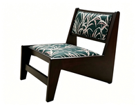 Fauteuil de loisirs en tissu confortable et luxueux, avec rembourrage en éponge et structure en bois de frêne, idéal pour salon, hôtel, appartement, chambre, villa, bureau ou club.