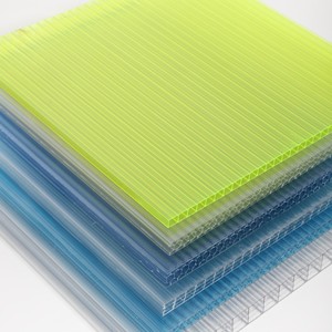 <span class=keywords><strong>Serre</strong></span> en <span class=keywords><strong>polycarbonate</strong></span> durable à double couche avec un design moderne. Les matériaux de construction sont fabriqués à partir de panneaux alvéolaires - Product Image 2