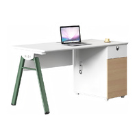 Poste de travail en îlot de bureau, bureau informatique moderne en bois, avec cloison de séparation pour employé, ensemble de mobilier de direction, vente en gros