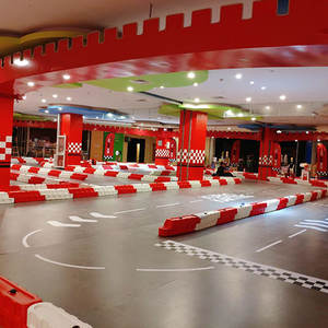 Barrières de sécurité en plastique en forme de Z pour karting, conception personnalisée, barrières de sécurité pour voitures, barrières de piste, équipement de piste de karting en plein air - Product Image 3