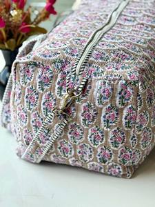 Sac de voyage décontracté en coton pour femme, grand format, écologique, léger et durable, idéal pour les voyages et le rangement en extérieur, design week-end fait main - Product Image 4