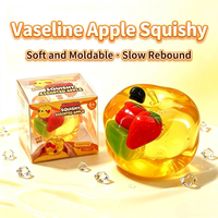 Jouet anti-stress pomme de Noël à presser Vaseline Fruit Squeezing Fun (CFSQT26293)