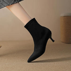 Botas de media pantorrilla ajustadas, modernas y versátiles para mujer, para otoño e invierno, con tacones gruesos. - Product Image 5