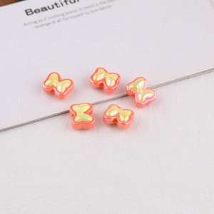 Perles acryliques 3D en forme de nœud de dessin animé pour la fabrication de bracelets, accessoires de bijoux en résine plastique en forme de papillon - Product Image 3