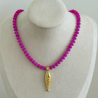 Collier ras du cou tendance en perles de pierres précieuses colorées avec pendentif poisson en or 18 carats, style océan, pour femme, bijoux décontractés de plage