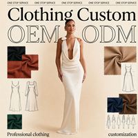 Robe longue élégante blanche en satin à col halter et encolure drapée pour femme