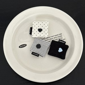 Nouvel organiseur de câbles Instagram-worthy, enrouleur de câbles de charge, organiseur de câbles d'écouteurs, design en tissu mignon pour une fixation sécurisée - Product Image 1