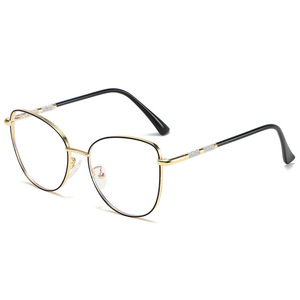 Nouvelles lunettes anti-lumière bleue 2026 pour femmes, monture œil-<span class=keywords><strong>de</strong></span>-chat haut <span class=keywords><strong>de</strong></span> gamme, branches <span class=keywords><strong>à</strong></span> ressort en métal, <span class=keywords><strong>verres</strong></span> photochromiques anti-lumière bleue - Product Image 5