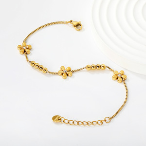 Pulsera con dijes de flores en tono dorado con cristales engastados, regalo de joyería para mujer - Product Image 2