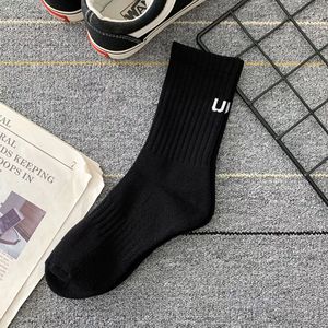 Chaussettes longues d'hiver en coton pour hommes de haute qualité, confortables et durables, idéales pour les tenues décontractées et les activités sportives. - Product Image 5