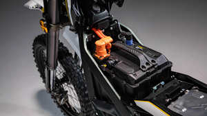 Vélo de montagne électrique <span class=keywords><strong>pas</strong></span> <span class=keywords><strong>cher</strong></span> Suron 74V 12500W 55ah 2024, moteur central, Suron Ultra Bee, motos tout-terrain - Product Image 2