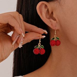Pendientes de Gancho con Forma de Cereza y Diamantes, Estilo Coreano, Versátiles, Elegantes y Dulces - Product Image 1