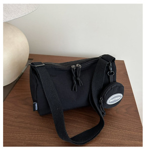Sac pour femme inspiré des créateurs, avec mini pochette amovible, forme ovale, cuir PU de haute qualité et bandoulière réglable - Product Image 5