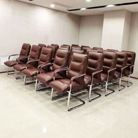 Chaise de bureau et ensemble de bureau en cuir moderne pour les visiteurs de la conférence exécutive avec design ergonomique et