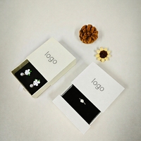 Boîte à bijoux de luxe personnalisée avec fermeture magnétique rigide et impression de logo en or