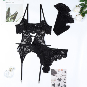 Ensemble trois pièces de lingerie érotique sexy en dentelle ajourée avec cristaux, tendance et très demandée, pour femme - Product Image 6