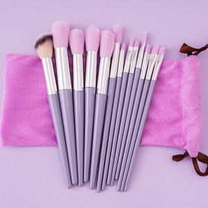 Ensemble de 13 pinceaux de maquillage professionnels à manche en bois et poils synthétiques, avec logo personnalisé, pour le visage, le fond de teint et le correcteur - Product Image 4