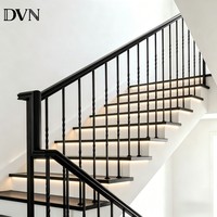 Balustre en fer forgé DVN Design Minimal Art Double Twist Hollow Square Metal Plain Straight Lines pour la décoration d'escaliers