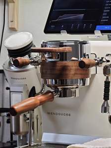 Accessoire pour machine à café automatique à tête unique - Design italien, coque en fer, écran tactile, capacité de 24 tasses pour un usage domestique aux États-Unis - Product Image 4