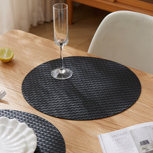 Mantel Individual Redondo de PVC Estilo Nórdico, Aislante del Calor, Resistente al Aceite y a las Manchas, para Uso en la Mesa de Comedor - Product Image 1