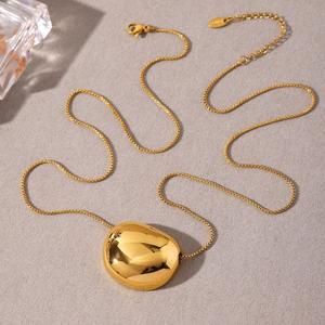 สร้อยคอจี้รูปวงรีขนาดใหญ่ยาวเกินจริงสร้อยคอสแตนเลสชุบทองแบบเรียบสำหรับผู้หญิง - Product Image 3