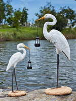 Große Kranich-Skulptur aus Kunstharz mit Solarlaterne, Glasfaser-Abtrünnig-Vogel-Gartenkunst für Außenbereich, Hinterhof und Teichdekoration