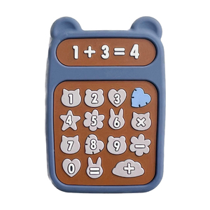 Calcolatore massaggiagengive in Silicone morbido personalizzato giocattolo per bambini da masticare per neonati lenitivo per dentizione anello a catena sonaglio - Product Image 1