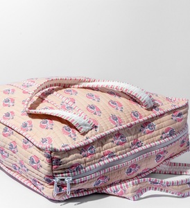 Bolsos tote acolchados con estampado a mano indio. 100% Algodón, Ropa de Algodón para Vadear. Sostenible. Se puede personalizar. Cierre de cremallera. - Product Image 2