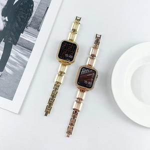 <span class=keywords><strong>Bracelet</strong></span> en métal de chaîne avancée de luxe <span class=keywords><strong>petit</strong></span> carré pour <span class=keywords><strong>Apple</strong></span> <span class=keywords><strong>Watch</strong></span> Ultra 46mm <span class=keywords><strong>Bracelet</strong></span> de <span class=keywords><strong>poignet</strong></span> en alliage pour Iwatch 9/10 bracelets de montre en métal - Product Image 2