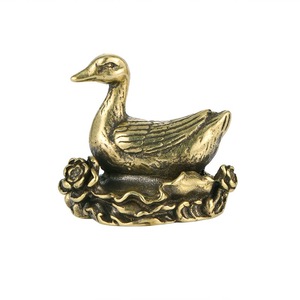 1 pièce d'ornement <span class=keywords><strong>de</strong></span> canard antique en laiton massif, décorations <span class=keywords><strong>de</strong></span> bureau, figurines <span class=keywords><strong>de</strong></span> thé, collection d'objets artisanaux en cuivre antique - Product Image 6